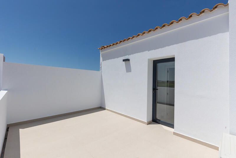 4 bedroom Townhouse for sale