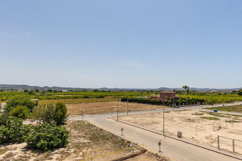 4 bedroom Townhouse for sale