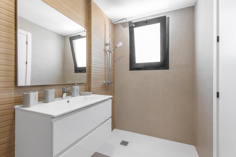 4 bedroom Townhouse for sale