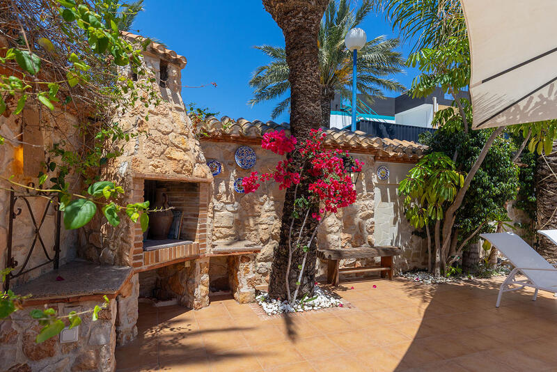4 bedroom Villa for sale