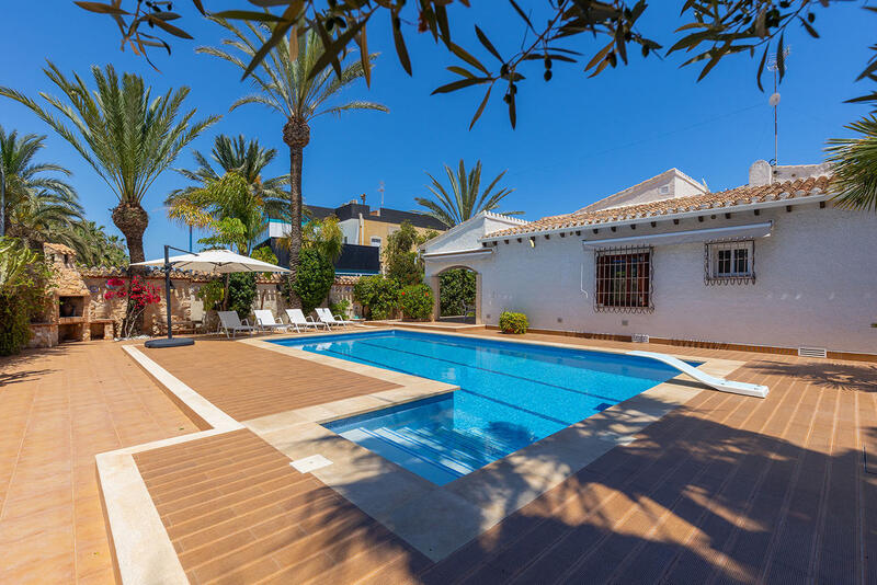 4 bedroom Villa for sale