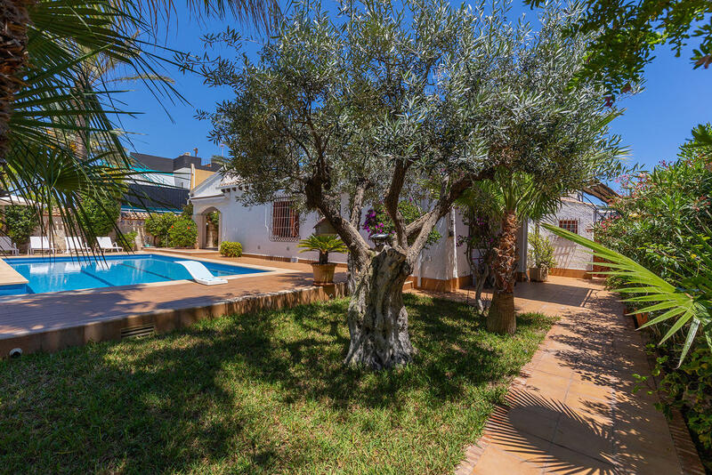 4 bedroom Villa for sale