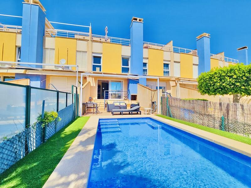 Villa for sale in Dehesa de Campoamor, Alicante