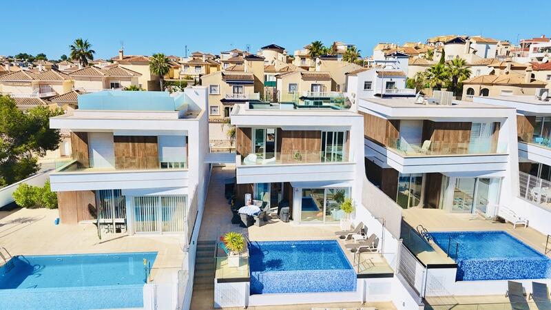 Villa till salu i Dehesa de Campoamor, Alicante