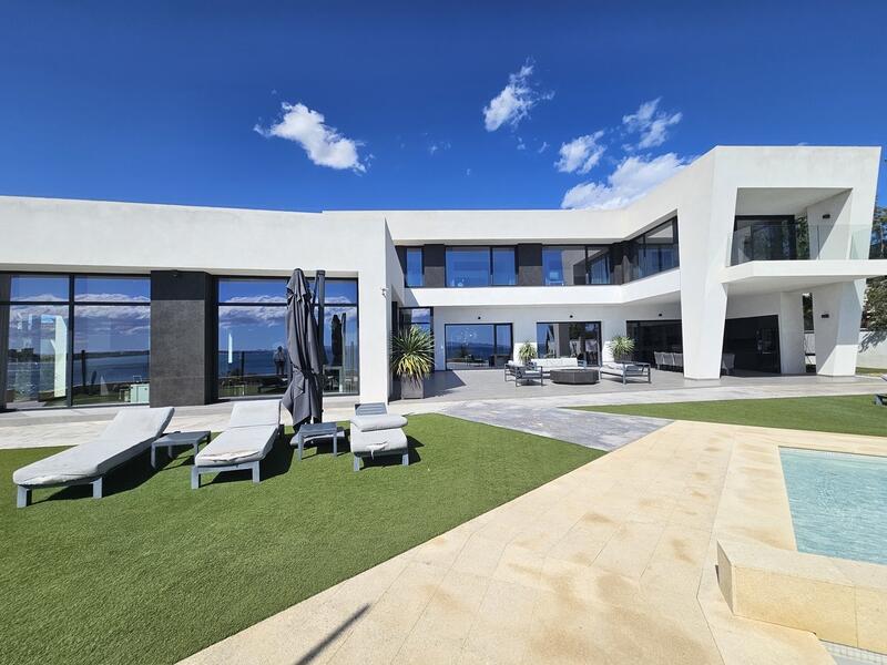 4 bedroom Villa for sale