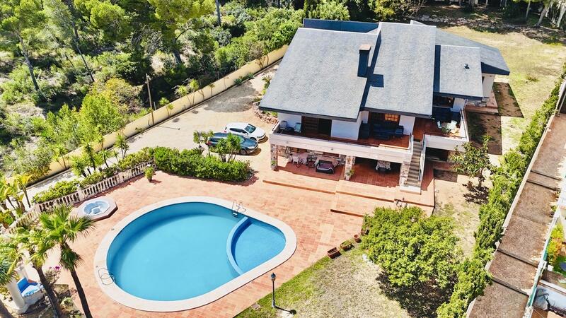 Villa til salg i La Nucia, Alicante