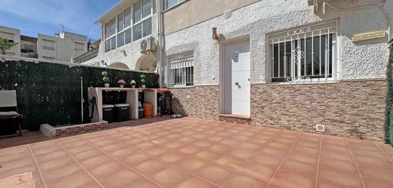 Villa til salg i Torrevieja, Alicante