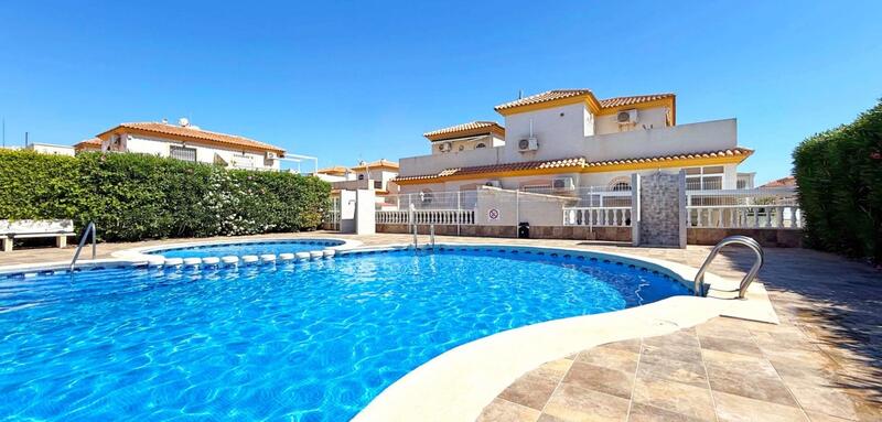 2 bedroom Townhouse for sale