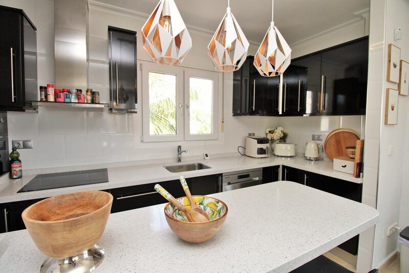 4 Cuarto Villa en venta