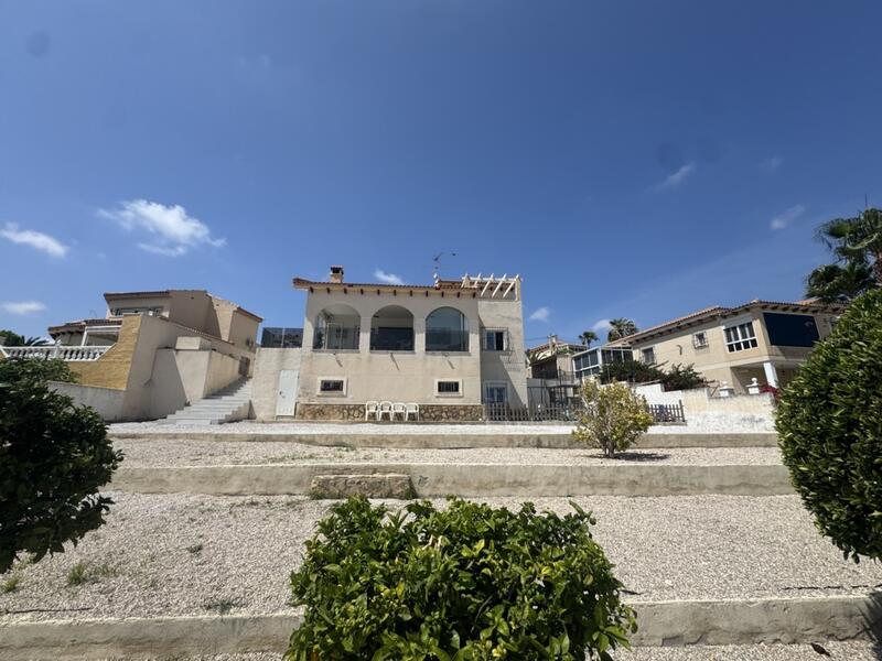 Villa til salgs i San Miguel de Salinas, Alicante
