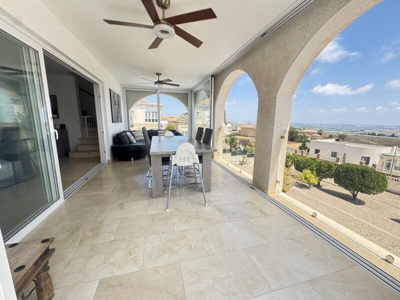 5 bedroom Villa for sale