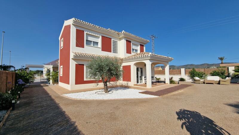 4 bedroom Villa for sale