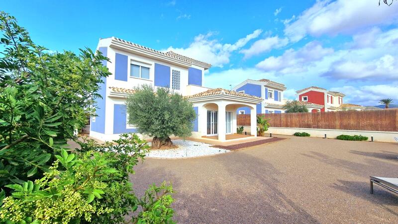 3 спальная комната вилла продается