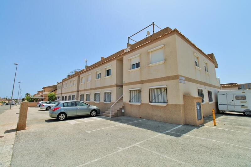 2 bedroom Apartment for sale