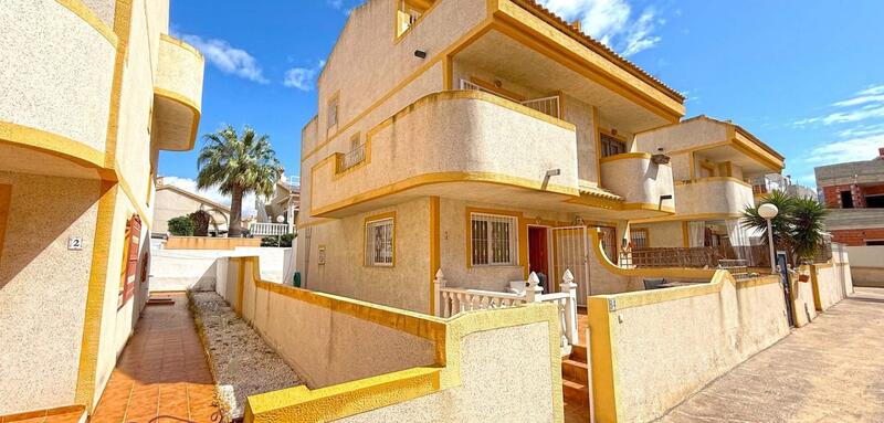 Villa til salg i Orihuela Costa, Alicante