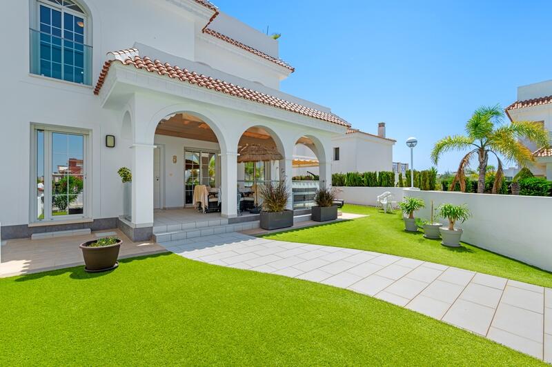 3 Cuarto Villa en venta