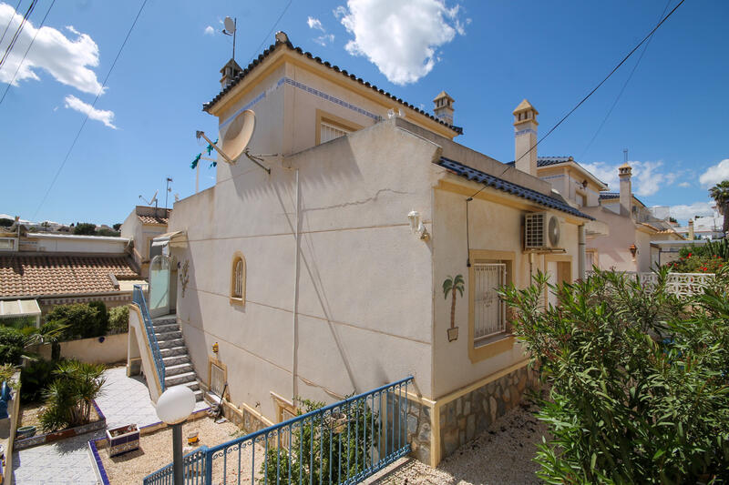 Villa for sale in Villamartin, Alicante