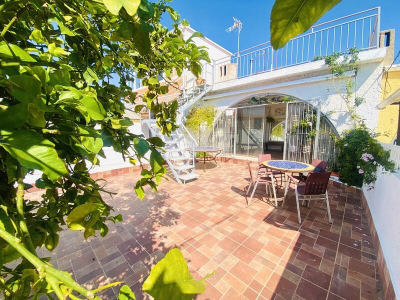 Villa til salgs i Playa Flamenca, Alicante