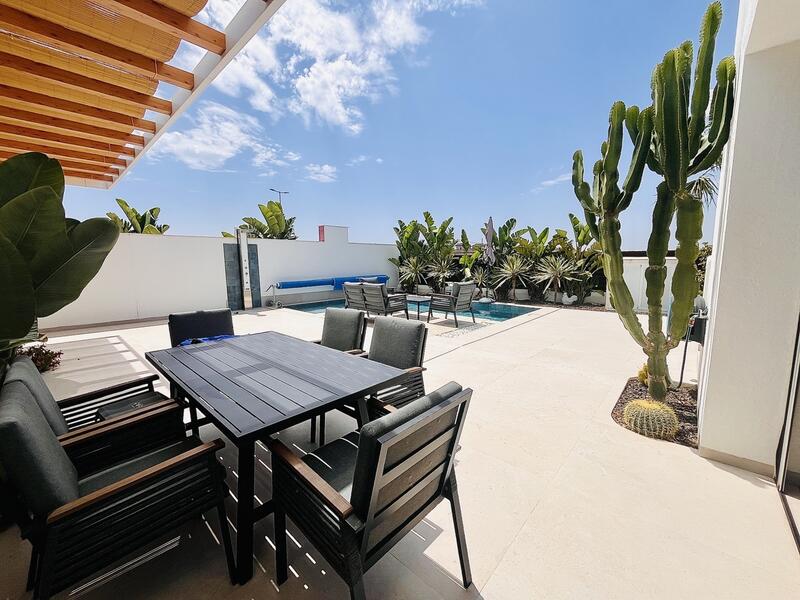 Villa zu verkaufen in Torrevieja, Alicante