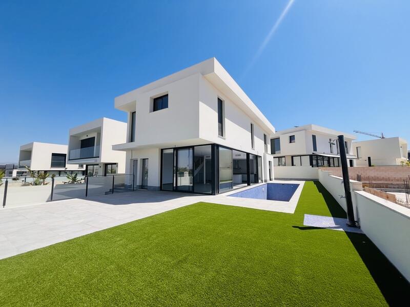 Villa til salgs i Gran Alacant, Alicante
