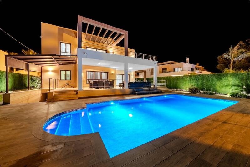 Villa for sale in Cabo Roig, Alicante