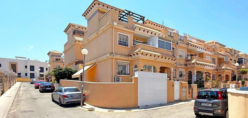 Radhus till salu i Orihuela Costa, Alicante