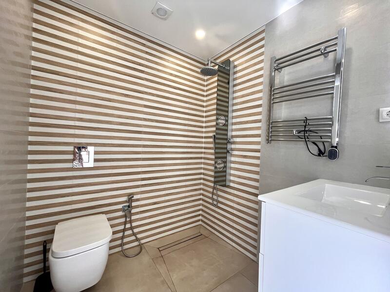6 Cuarto Villa en venta