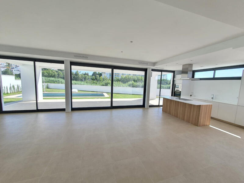 4 Cuarto Villa en venta