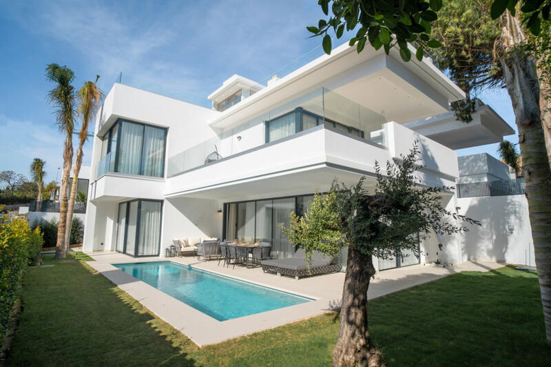 Villa à vendre dans Marbella, Málaga