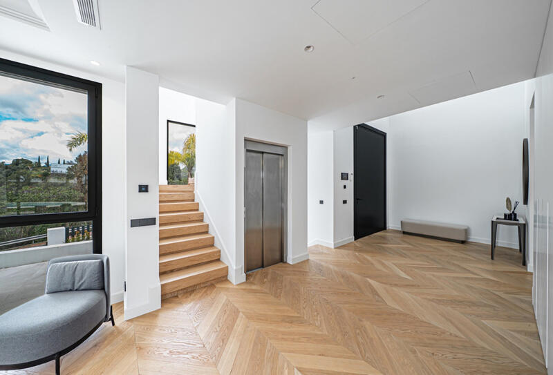 6 bedroom Villa for sale