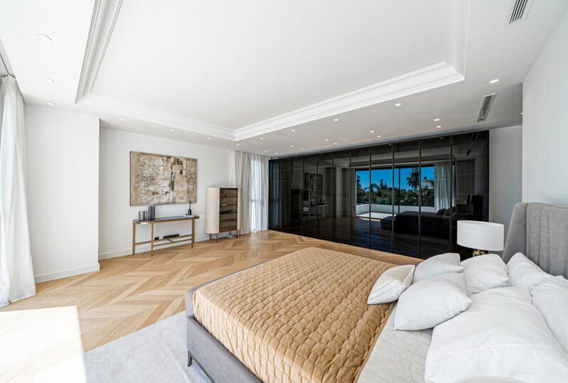 6 bedroom Villa for sale