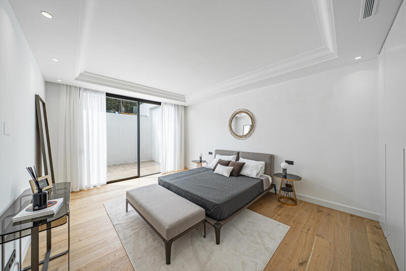 6 bedroom Villa for sale