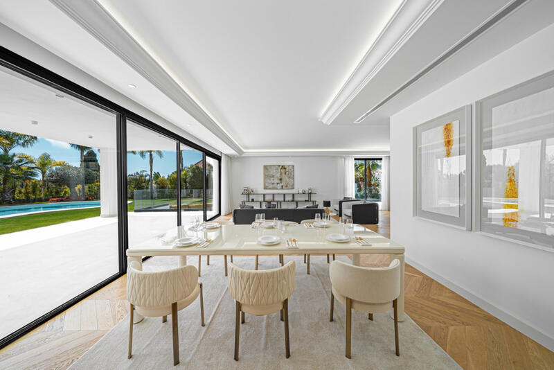 6 bedroom Villa for sale