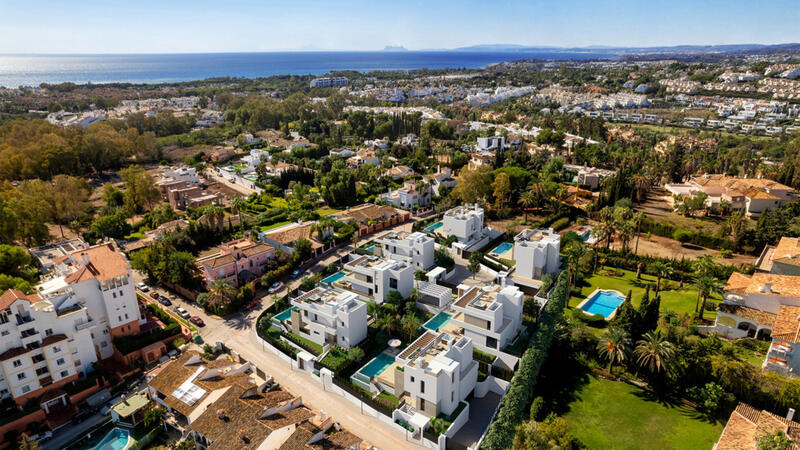 Villa à vendre dans La Atalaya, Málaga