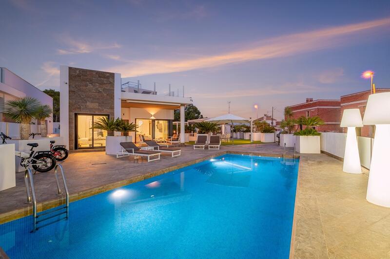 Villa till salu i Orihuela Costa, Alicante