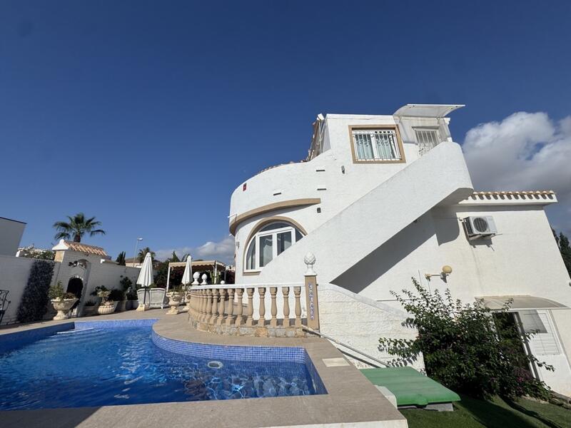 4 slaapkamer Villa Te koop