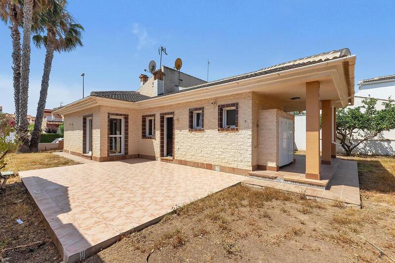 вилла продается в Pilar de la Horadada, Alicante