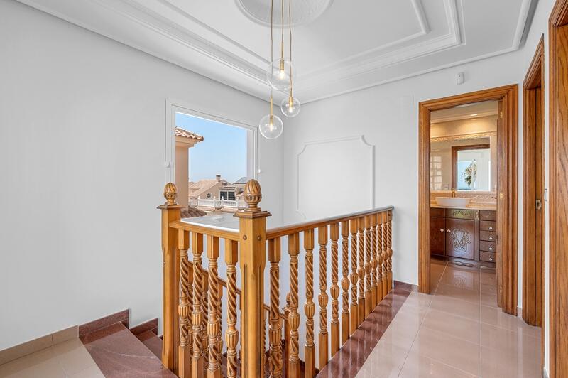 4 slaapkamer Villa Te koop