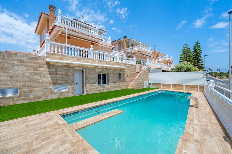 4 slaapkamer Villa Te koop