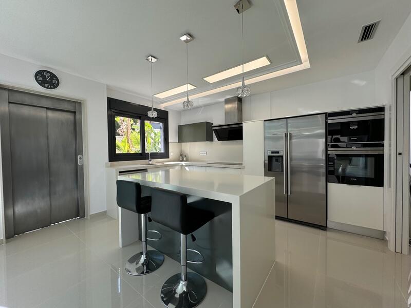5 slaapkamer Villa Te koop