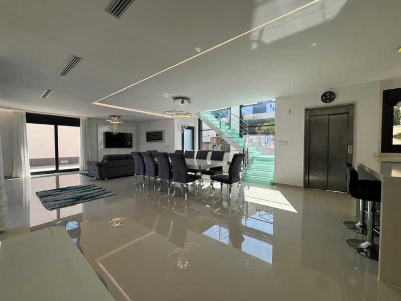 5 slaapkamer Villa Te koop