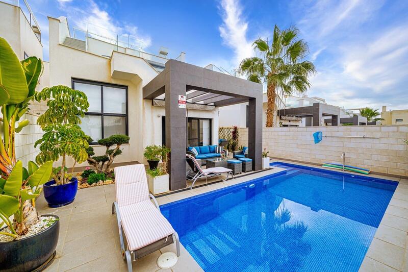 Villa for sale in Ciudad Quesada, Alicante