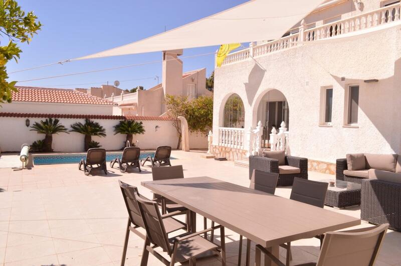 Villa en venta en San Miguel de Salinas, Alicante