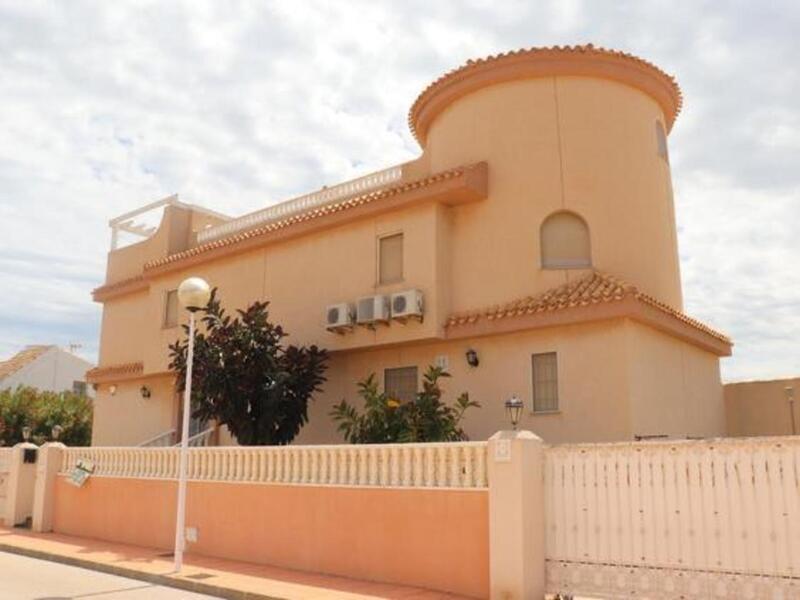 4 bedroom Villa for sale