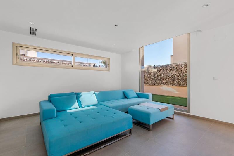6 bedroom Villa for sale
