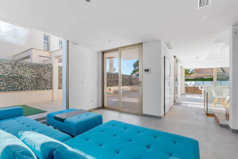 6 bedroom Villa for sale