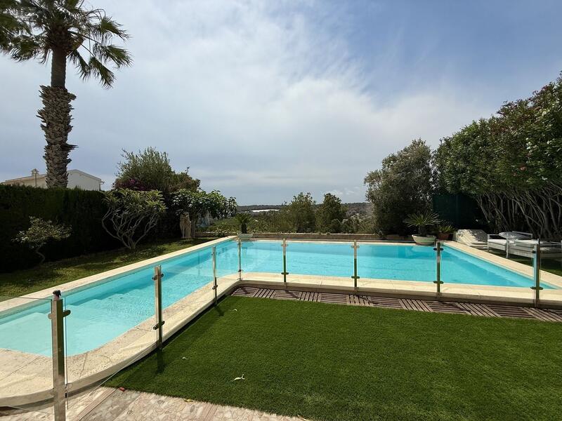 4 bedroom Villa for sale