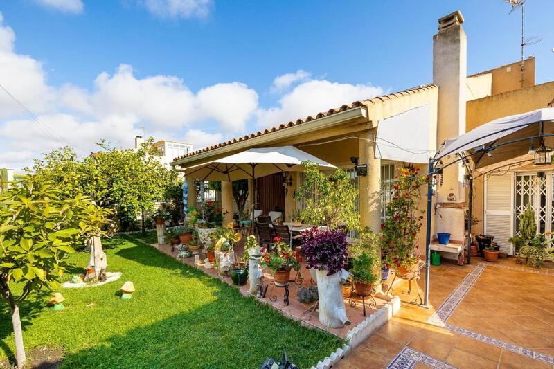 Villa zu verkaufen in Torrevieja, Alicante