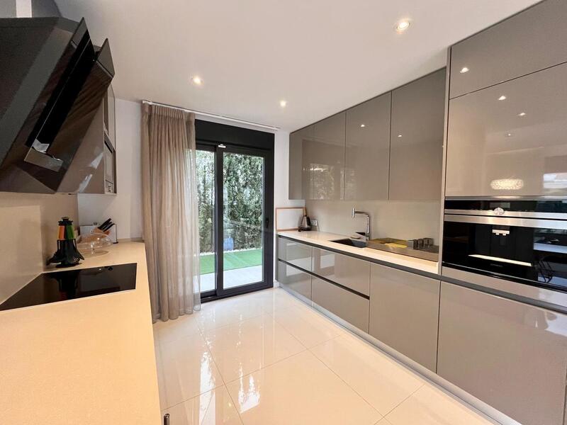 4 Cuarto Villa en venta