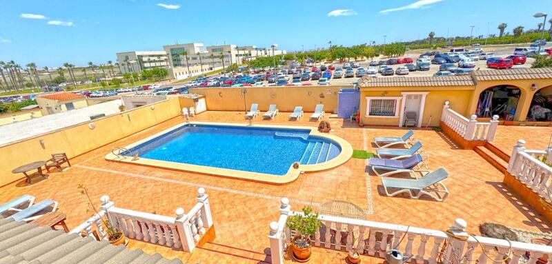 6 Cuarto Villa en venta